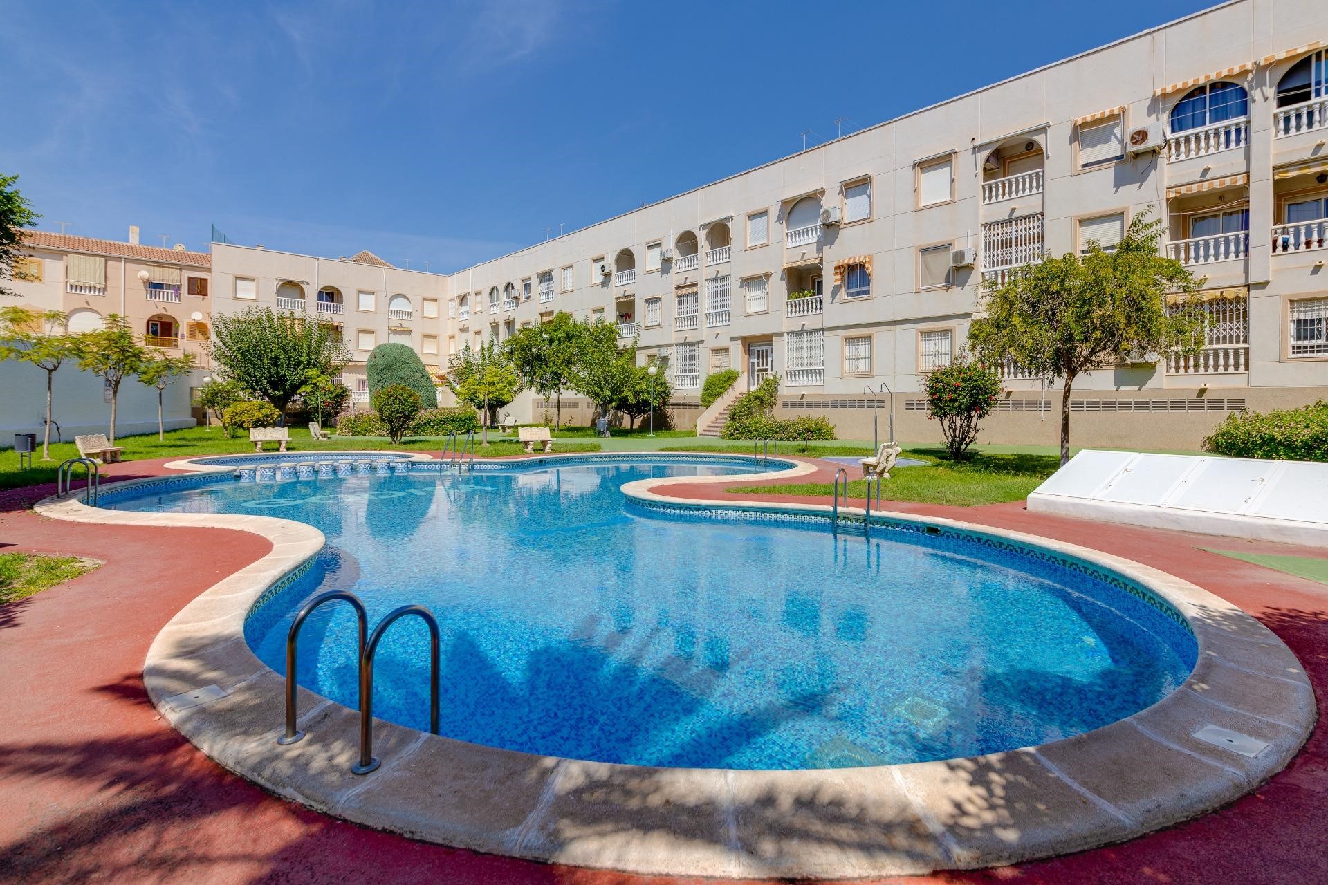 2 Bed, 1 Bath, ApartmentFor Sale, Torrevieja, Alicante