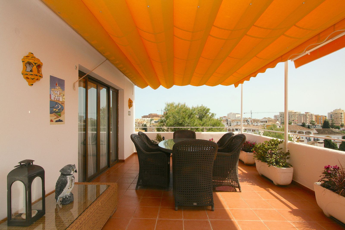 4 Bed, 2 Bath, ApartmentFor Sale, Fuengirola, Malaga