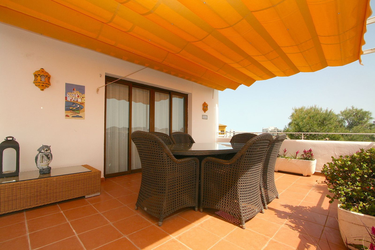 4 Bed, 2 Bath, ApartmentFor Sale, Fuengirola, Malaga