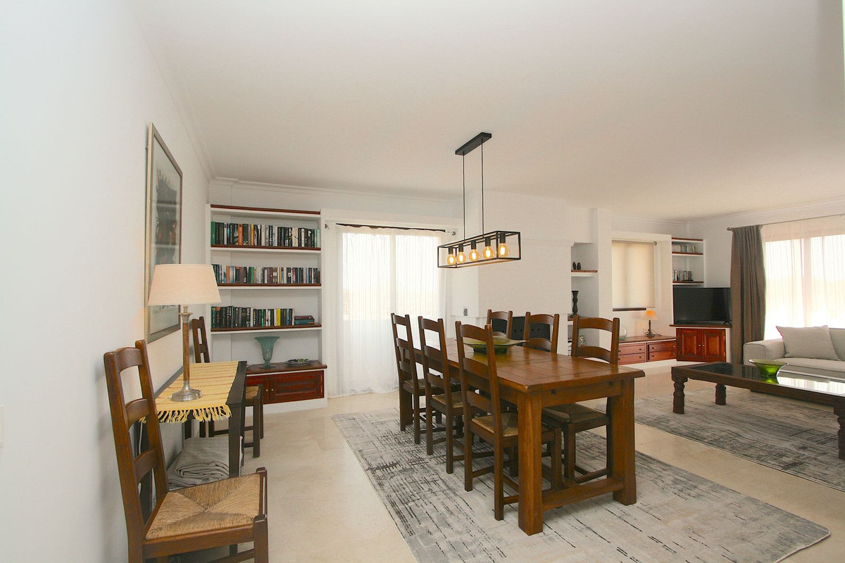 4 Bed, 2 Bath, ApartmentFor Sale, Fuengirola, Malaga