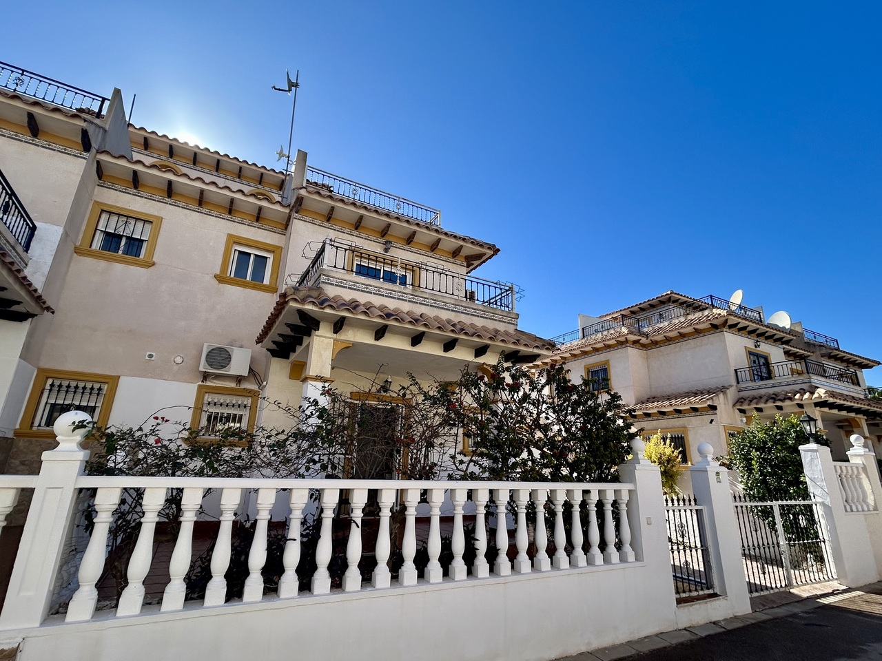 2 Bed, 2 Bath, HouseFor Sale, Cabo Roig, Alicante