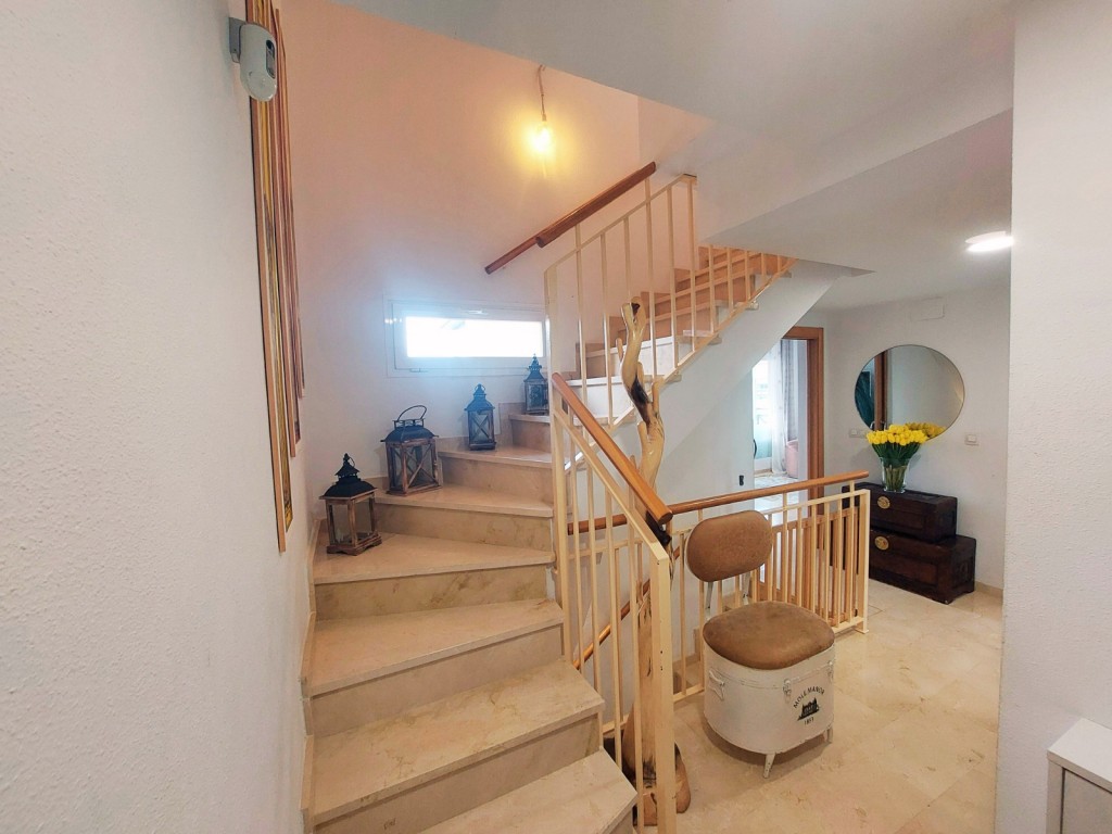5 Bed, 4 Bath, HouseFor Sale, La Nucia, Alicante