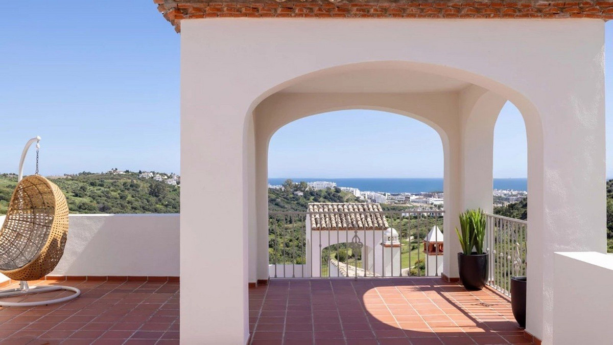 3 Bed, 2 Bath, HouseFor Sale, Estepona, Malaga