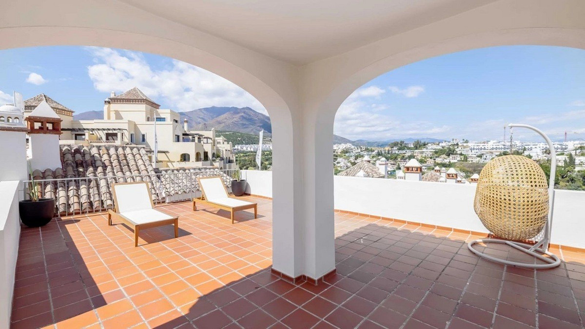 3 Bed, 2 Bath, HouseFor Sale, Estepona, Malaga