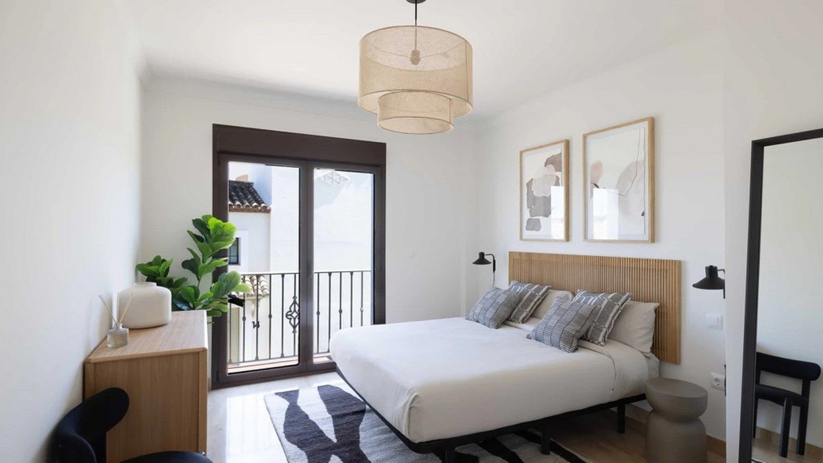 3 Bed, 2 Bath, HouseFor Sale, Estepona, Malaga