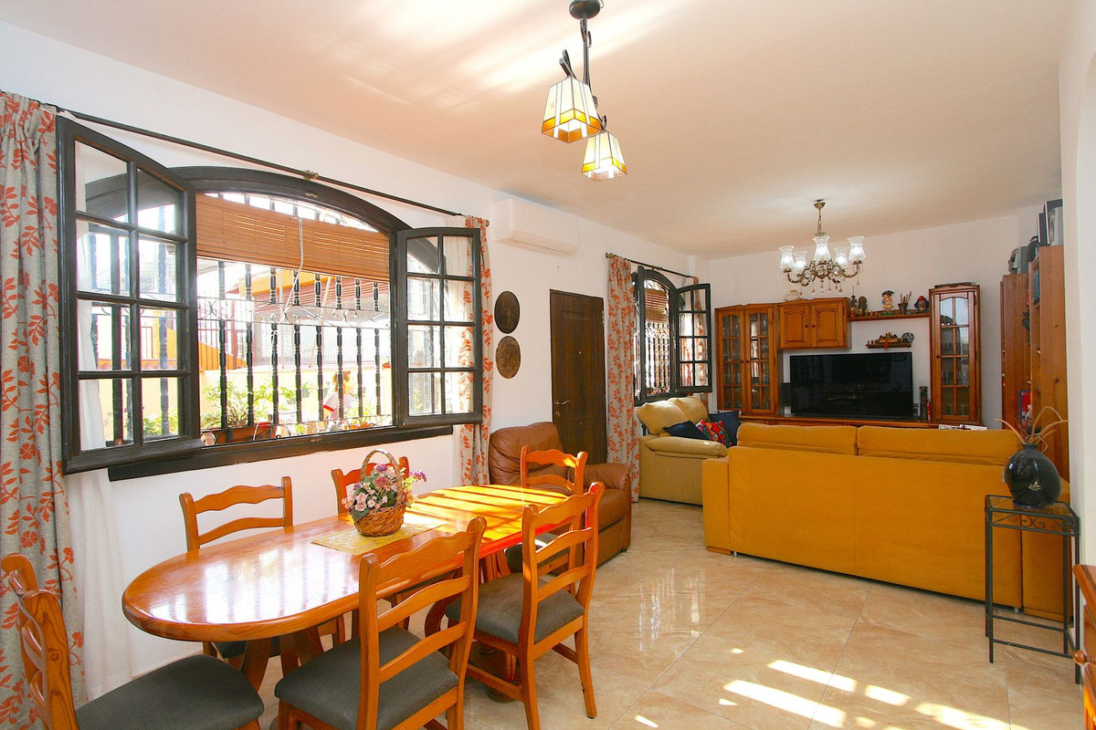 2 Bed, 2 Bath, ApartmentFor Sale, Fuengirola, Malaga