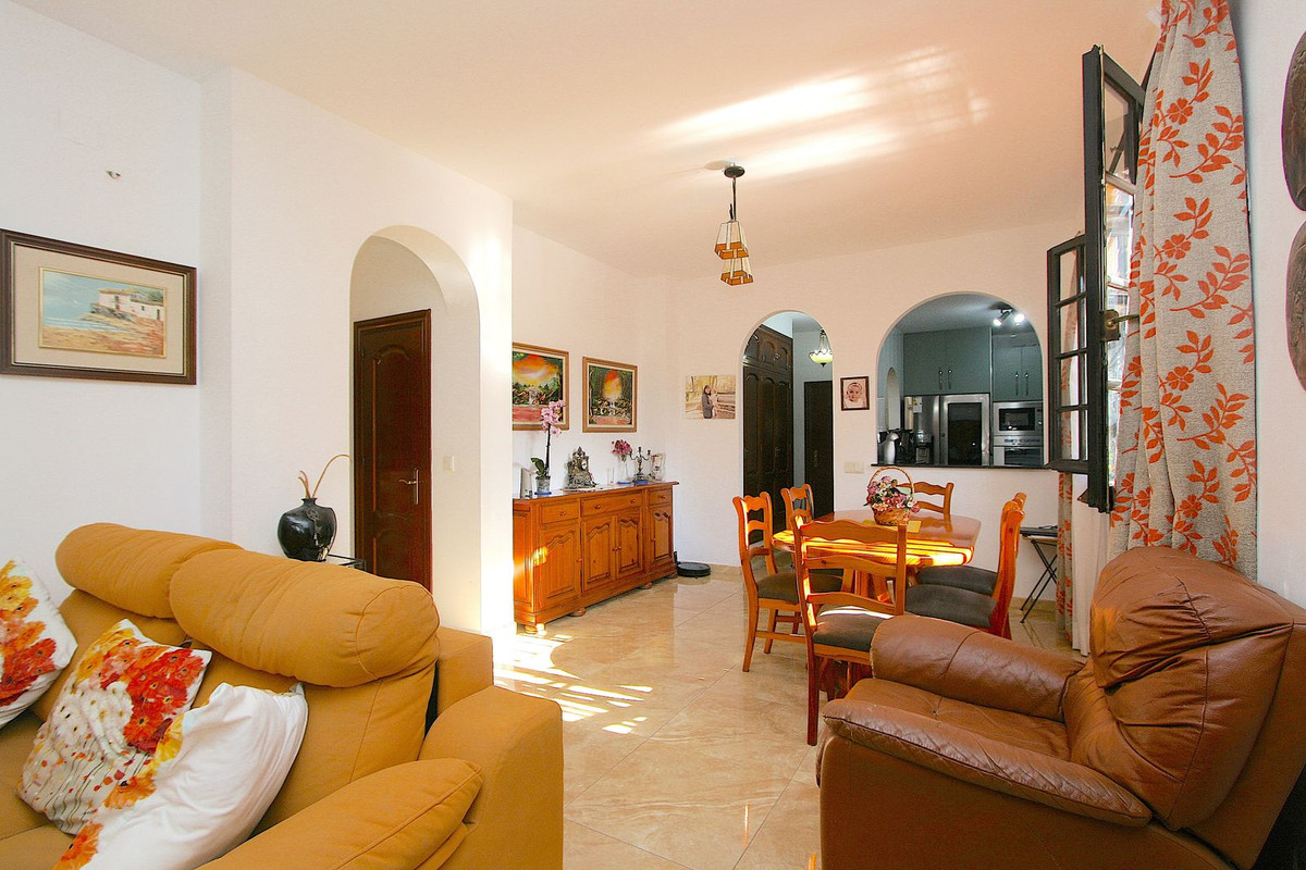 2 Bed, 2 Bath, ApartmentFor Sale, Fuengirola, Malaga