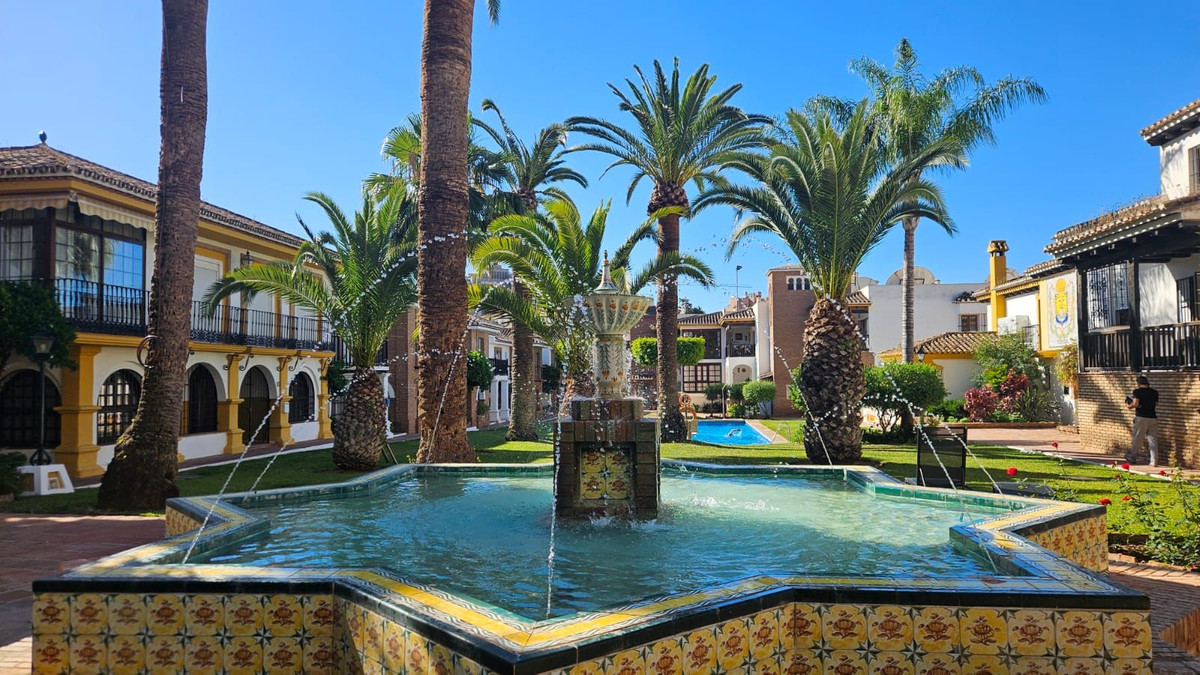 4 Bed, 3 Bath, HouseFor Sale, Fuengirola, Malaga