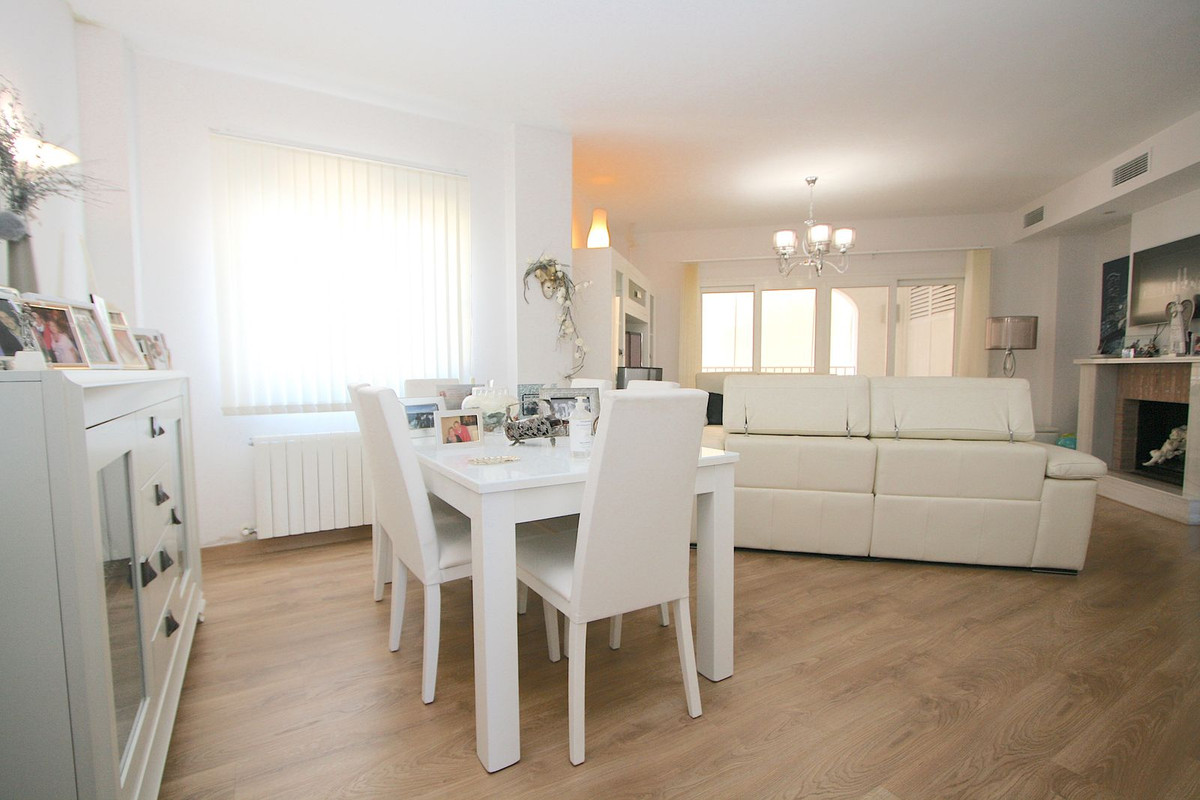 4 Bed, 3 Bath, HouseFor Sale, Fuengirola, Malaga