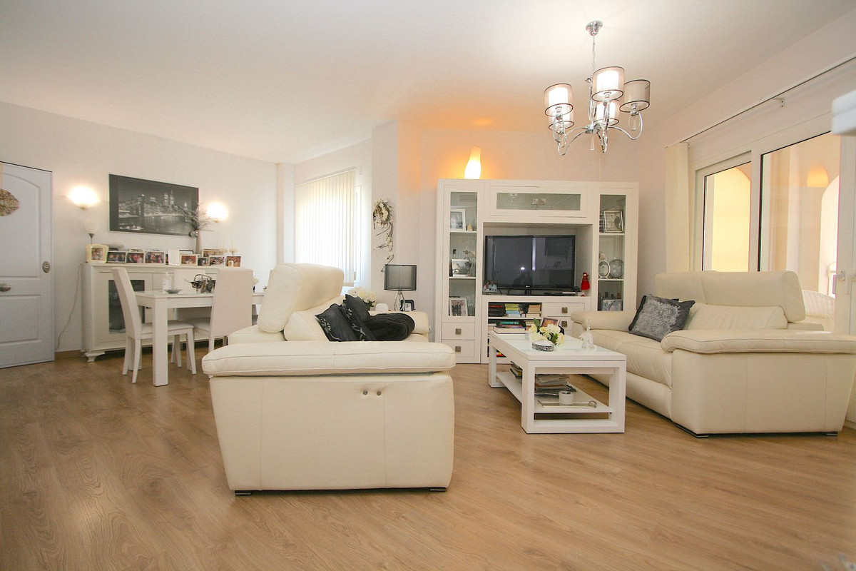 4 Bed, 3 Bath, HouseFor Sale, Fuengirola, Malaga