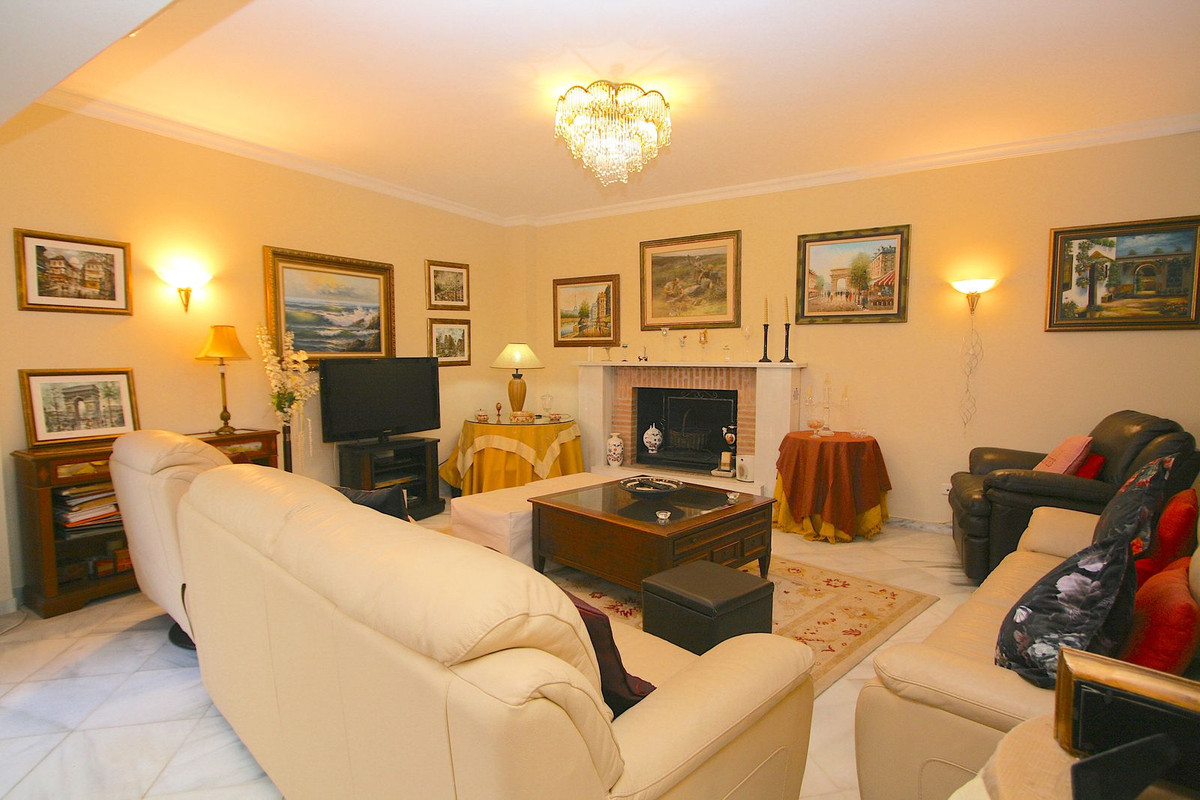 4 Bed, 3 Bath, HouseFor Sale, Fuengirola, Malaga