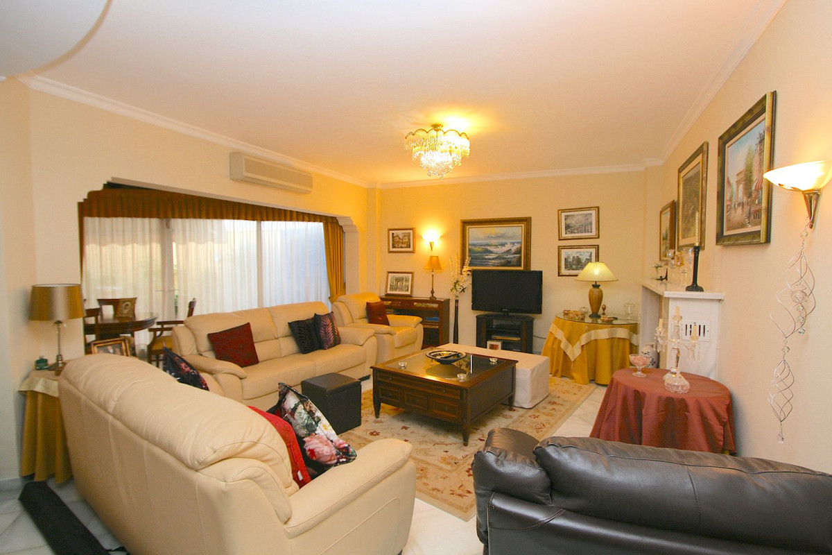 4 Bed, 3 Bath, HouseFor Sale, Fuengirola, Malaga