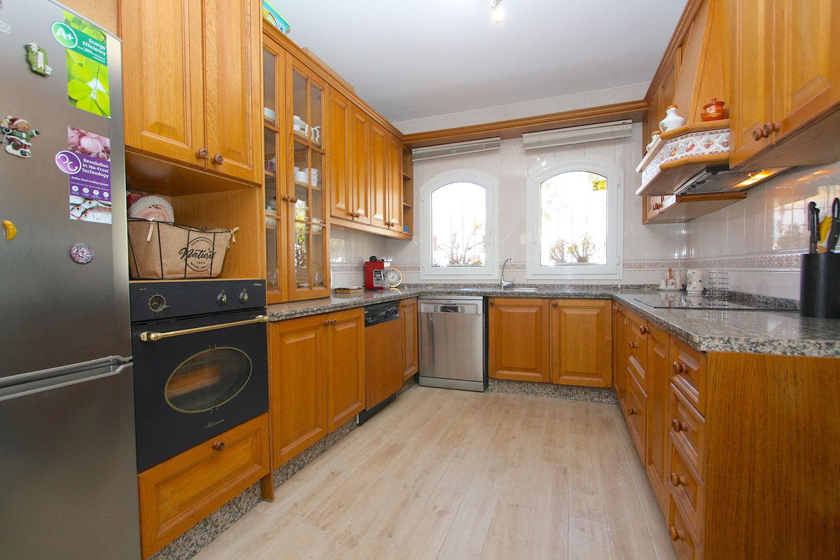 4 Bed, 3 Bath, HouseFor Sale, Fuengirola, Malaga