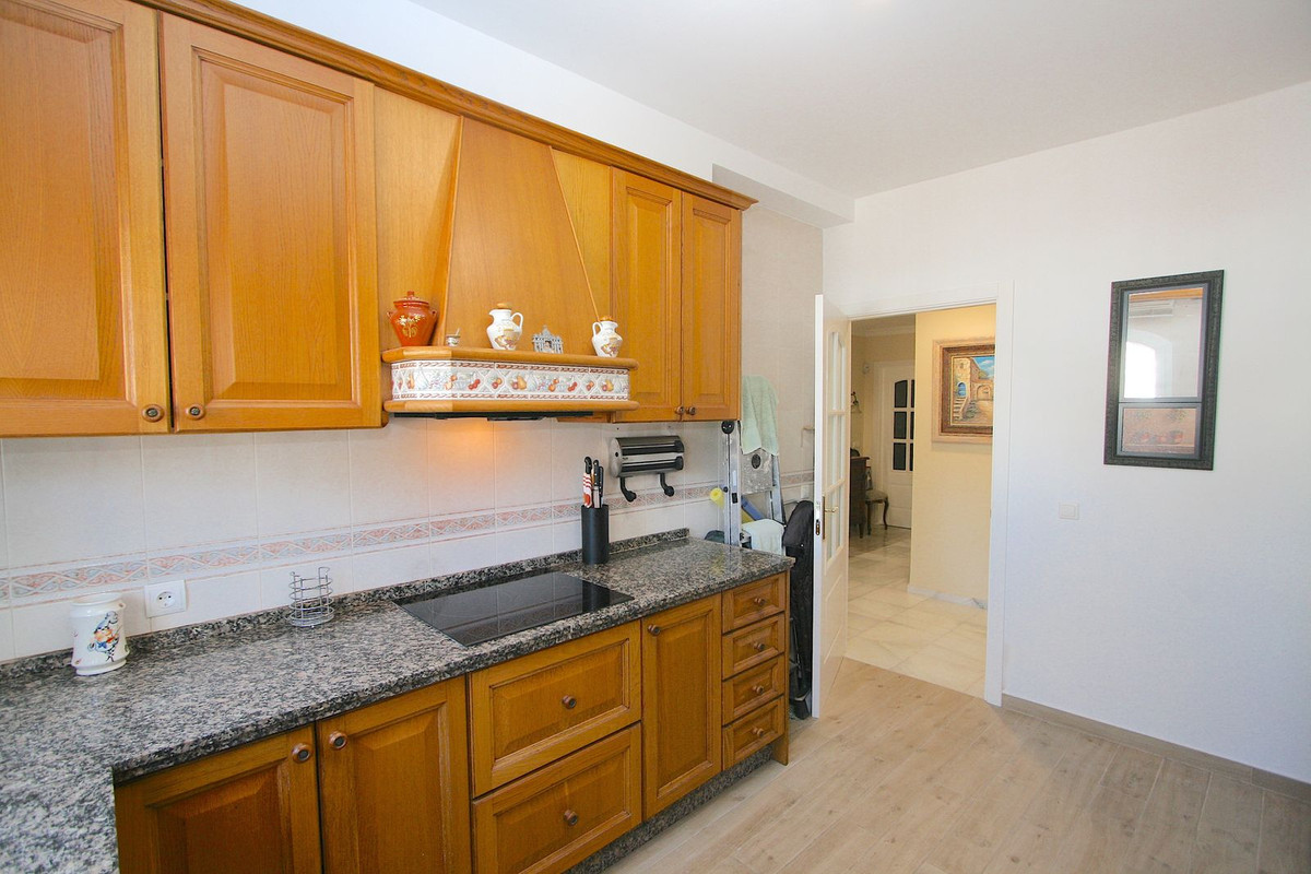4 Bed, 3 Bath, HouseFor Sale, Fuengirola, Malaga