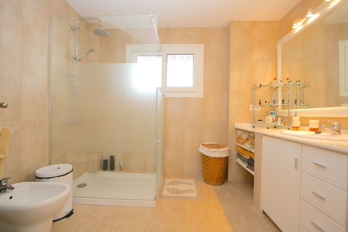 4 Bed, 3 Bath, HouseFor Sale, Fuengirola, Malaga