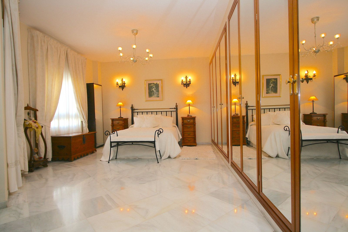 4 Bed, 3 Bath, HouseFor Sale, Fuengirola, Malaga
