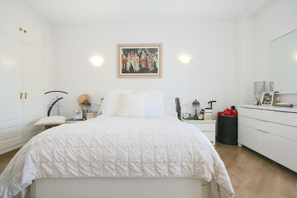 4 Bed, 3 Bath, HouseFor Sale, Fuengirola, Malaga