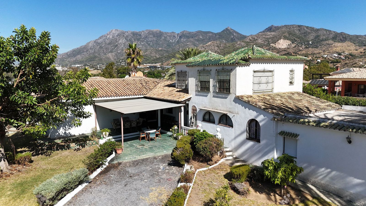4 Bed, 3 Bath, HouseFor Sale, Marbella, Malaga
