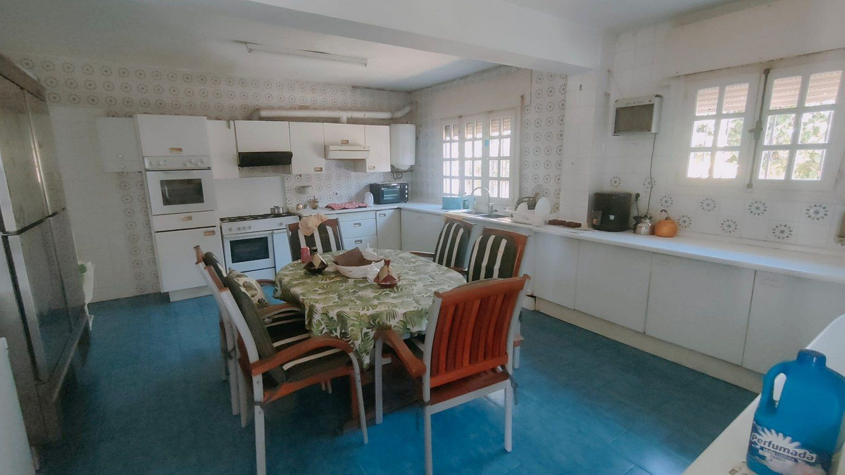 4 Bed, 3 Bath, HouseFor Sale, Marbella, Malaga