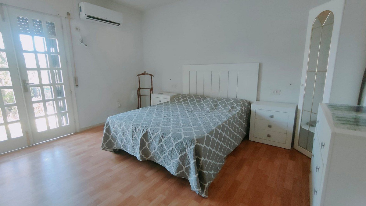 4 Bed, 3 Bath, HouseFor Sale, Marbella, Malaga