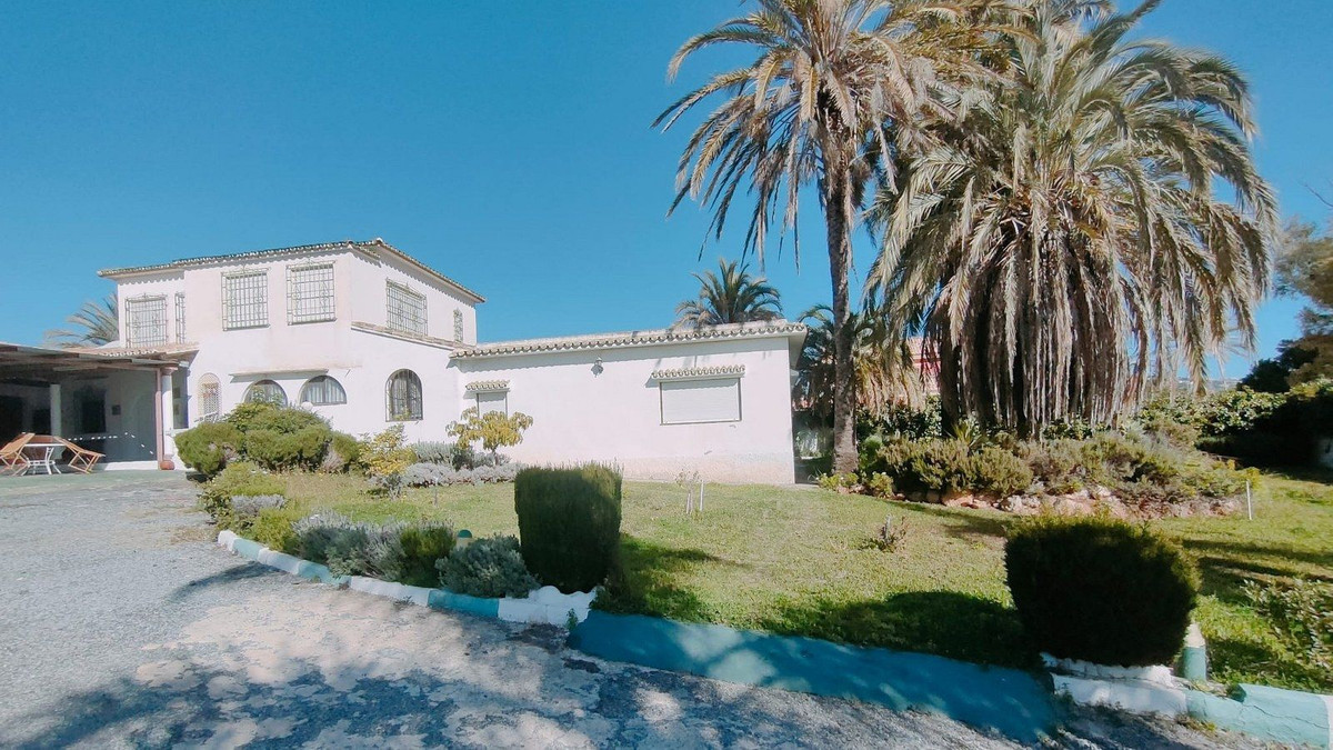 4 Bed, 3 Bath, HouseFor Sale, Marbella, Malaga