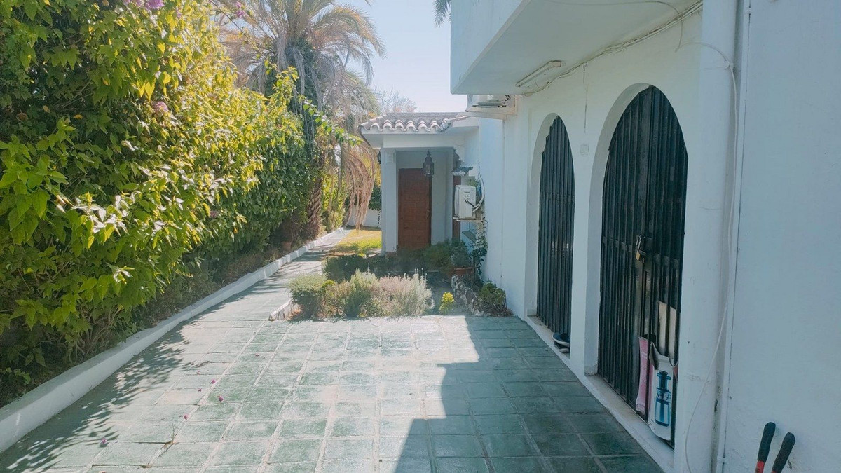 4 Bed, 3 Bath, HouseFor Sale, Marbella, Malaga