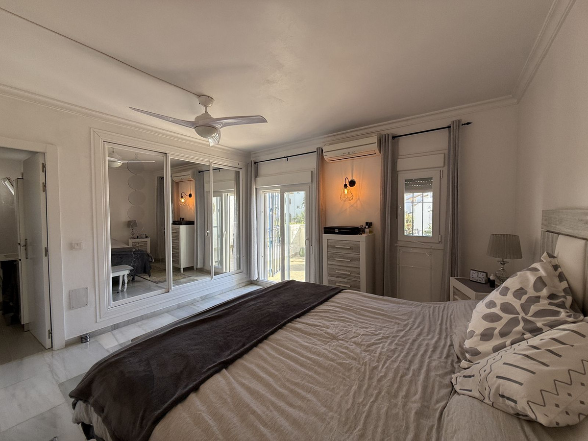 3 Bed, 2 Bath, HouseFor Sale, El Paraíso, Estepona, Malaga