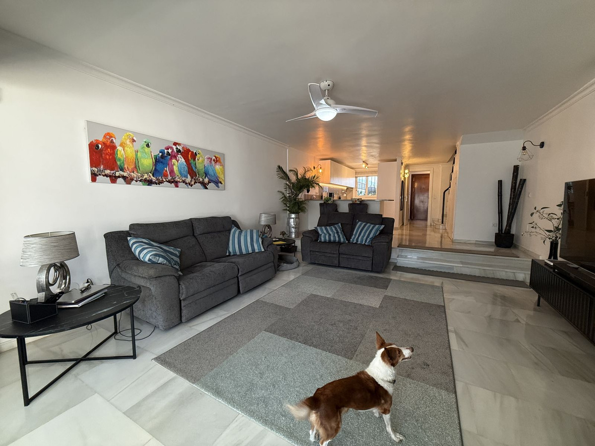 3 Bed, 2 Bath, HouseFor Sale, El Paraíso, Estepona, Malaga