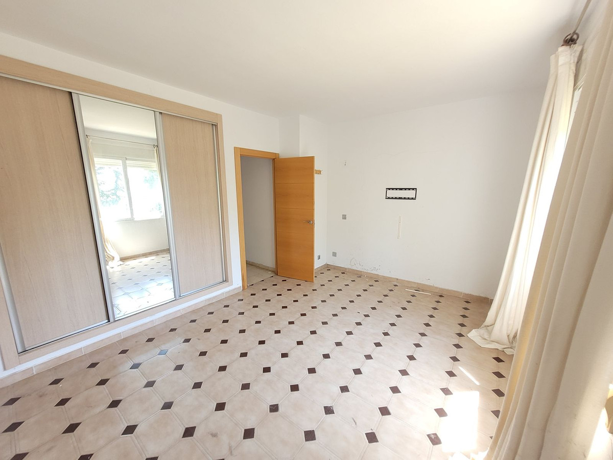 4 Bed, 3 Bath, HouseFor Sale, Rio Real Golf, Malaga