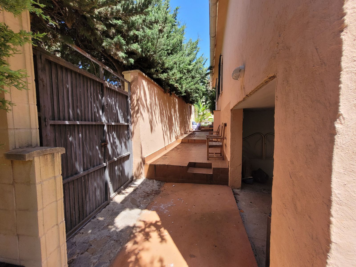 4 Bed, 3 Bath, HouseFor Sale, Rio Real Golf, Malaga