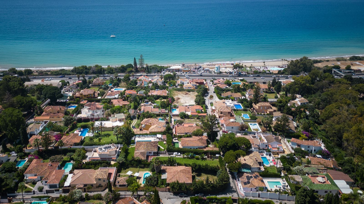 4 Bed, 3 Bath, HouseFor Sale, Rio Real Golf, Malaga