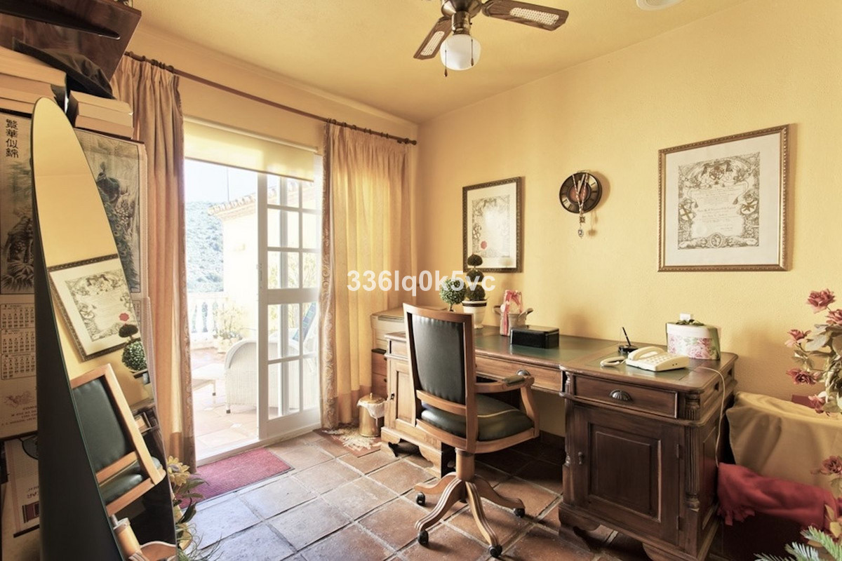 3 Bed, 3 Bath, HouseFor Sale, Benahavis, Malaga