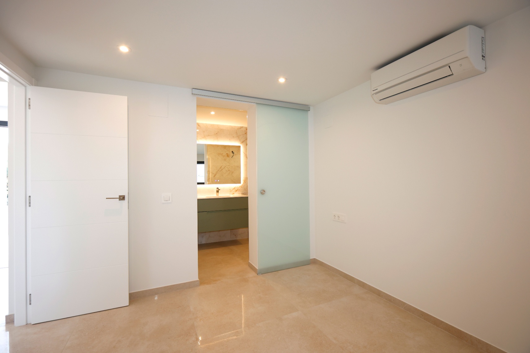 4 Bed, 4 Bath, HouseFor Sale, Calpe, Alicante