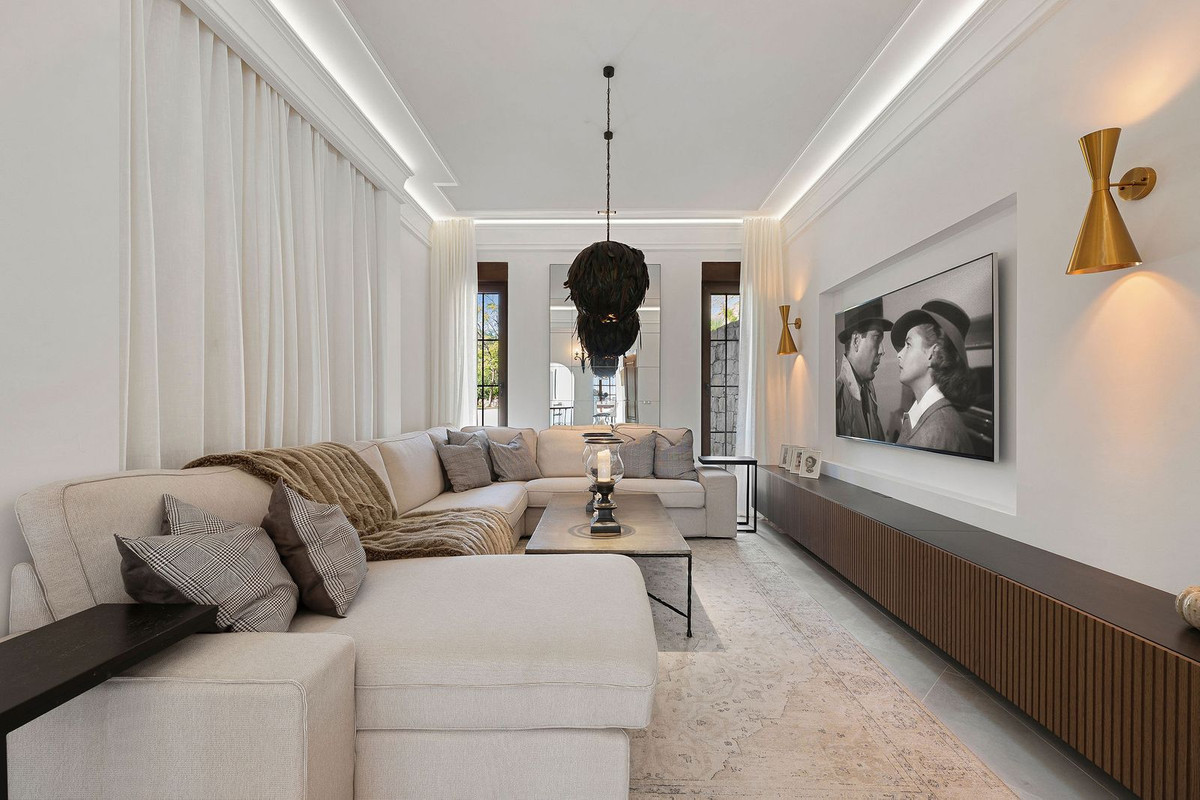 4 Bed, 4 Bath, HouseFor Sale, El Madroñal, Malaga