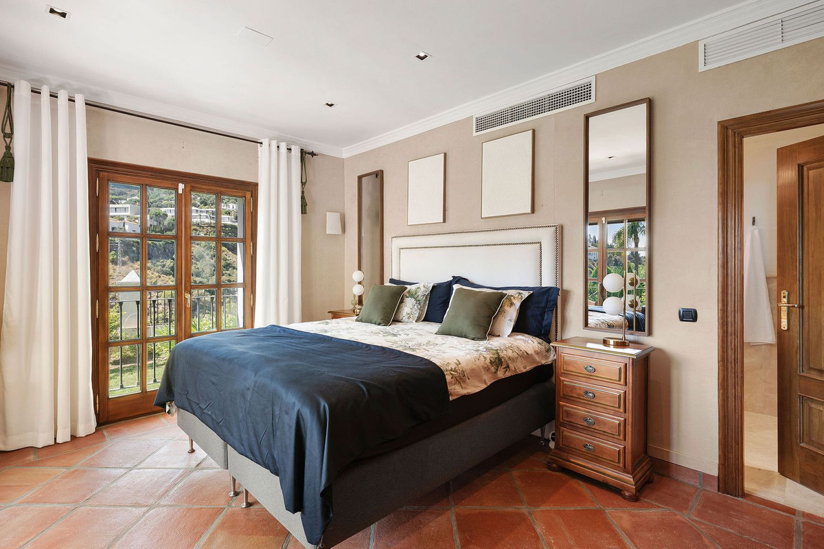 4 Bed, 4 Bath, HouseFor Sale, El Madroñal, Malaga