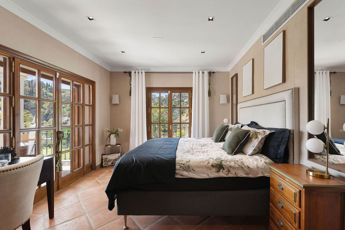 4 Bed, 4 Bath, HouseFor Sale, El Madroñal, Malaga