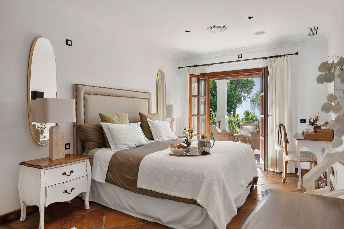 4 Bed, 4 Bath, HouseFor Sale, El Madroñal, Malaga