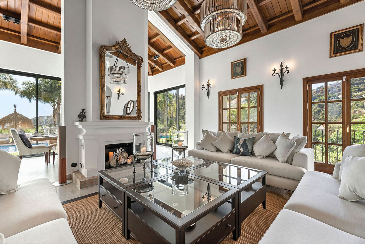 4 Bed, 4 Bath, HouseFor Sale, El Madroñal, Malaga