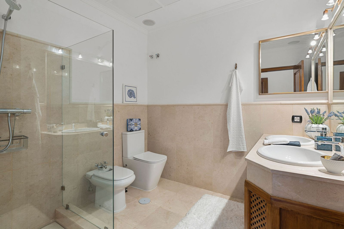 4 Bed, 4 Bath, HouseFor Sale, El Madroñal, Malaga