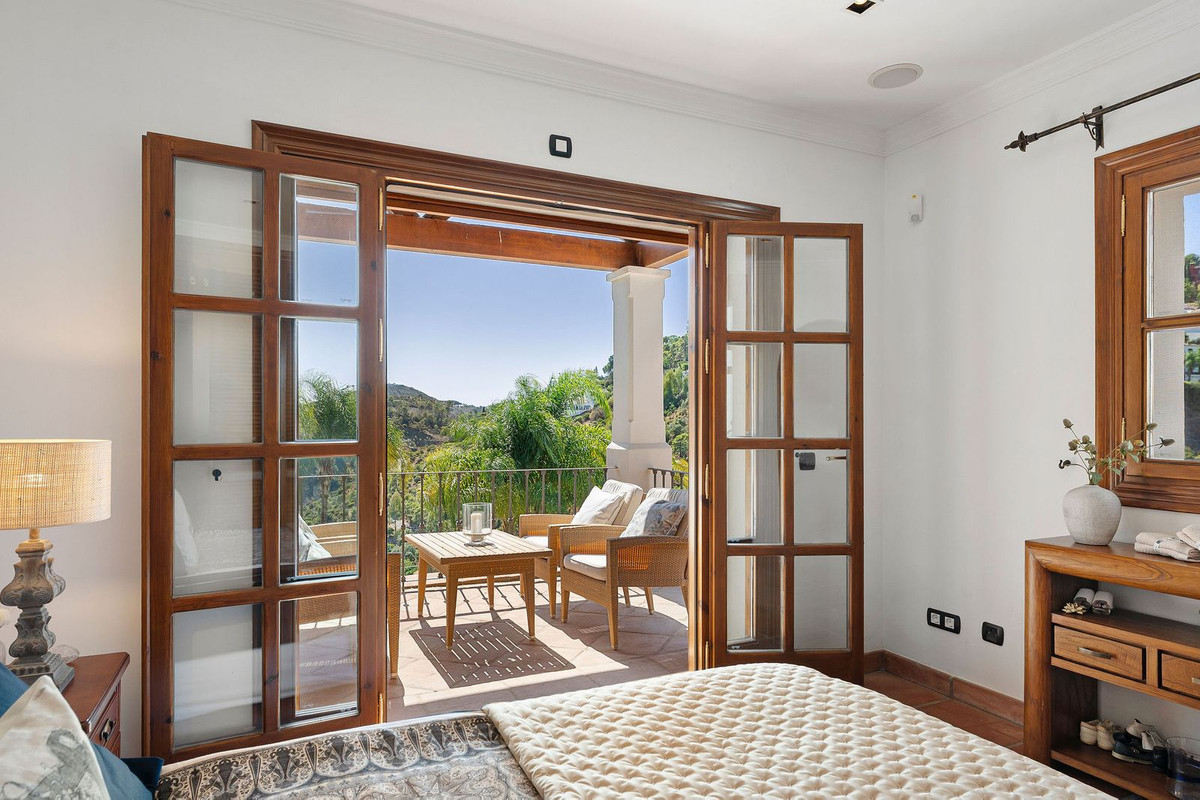 4 Bed, 4 Bath, HouseFor Sale, El Madroñal, Malaga