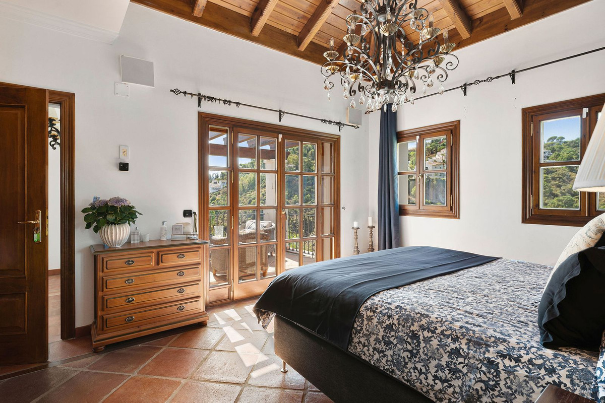 4 Bed, 4 Bath, HouseFor Sale, El Madroñal, Malaga