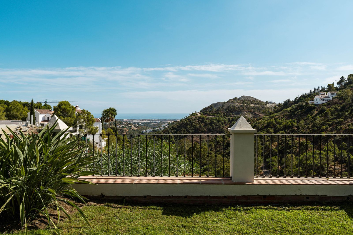 4 Bed, 4 Bath, HouseFor Sale, El Madroñal, Malaga