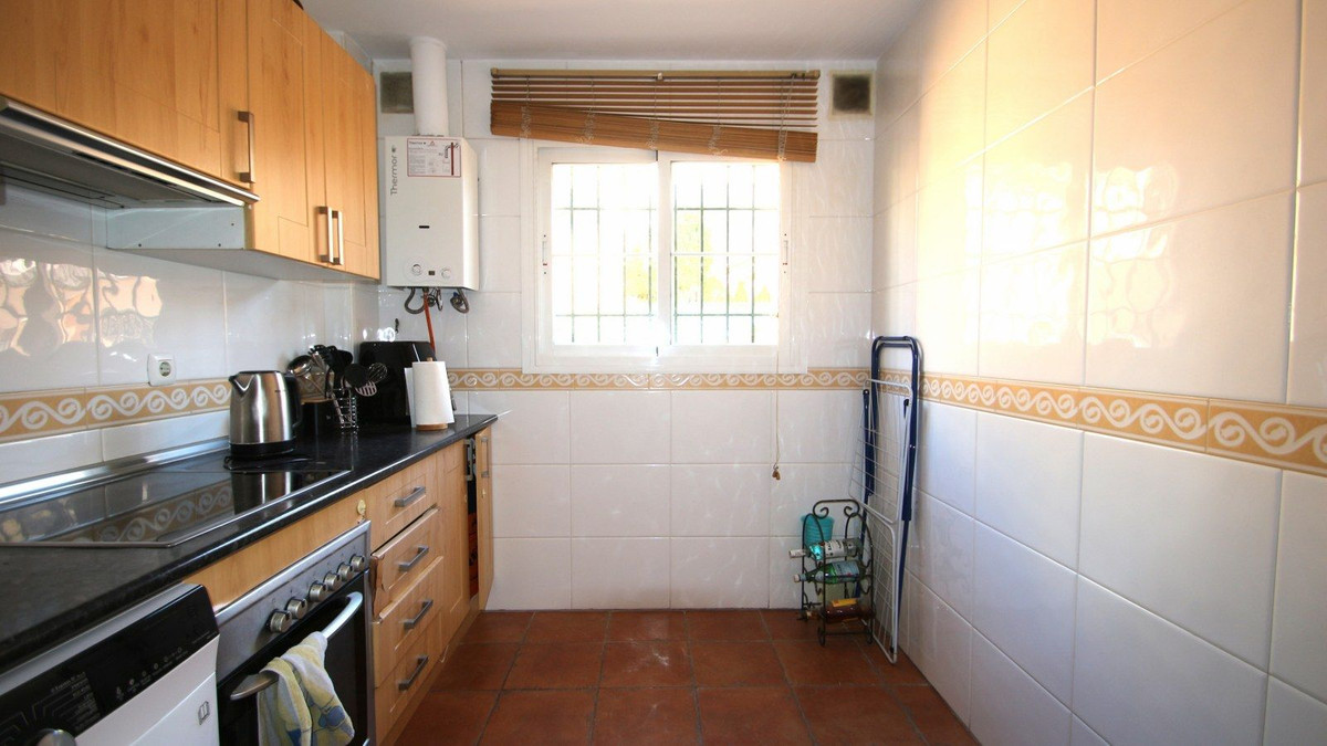 3 Bed, 2 Bath, HouseFor Sale, Los Pacos, Malaga