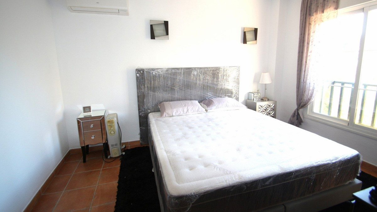 3 Bed, 2 Bath, HouseFor Sale, Los Pacos, Malaga