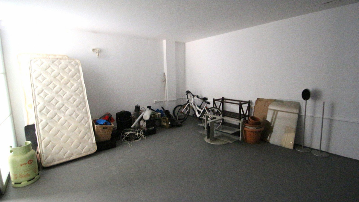 3 Bed, 2 Bath, HouseFor Sale, Los Pacos, Malaga