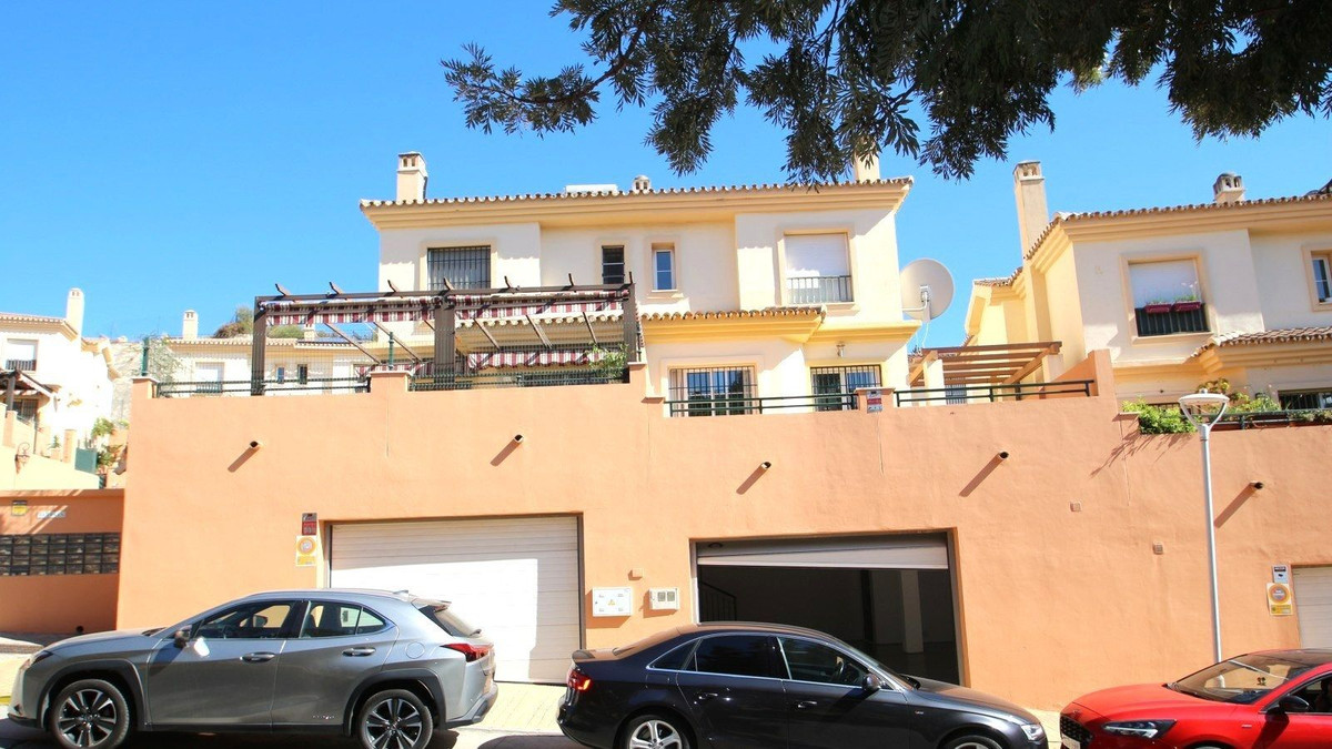 3 Bed, 2 Bath, HouseFor Sale, Los Pacos, Malaga