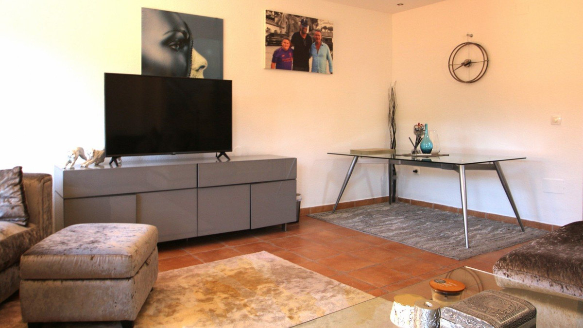 3 Bed, 2 Bath, HouseFor Sale, Los Pacos, Malaga