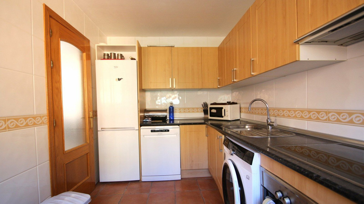 3 Bed, 2 Bath, HouseFor Sale, Los Pacos, Malaga