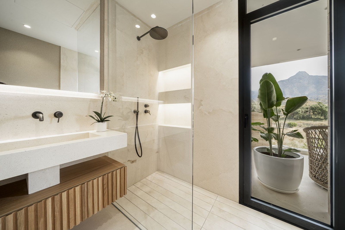 2 Bed, 2 Bath, ApartmentFor Sale, Aloha, Malaga