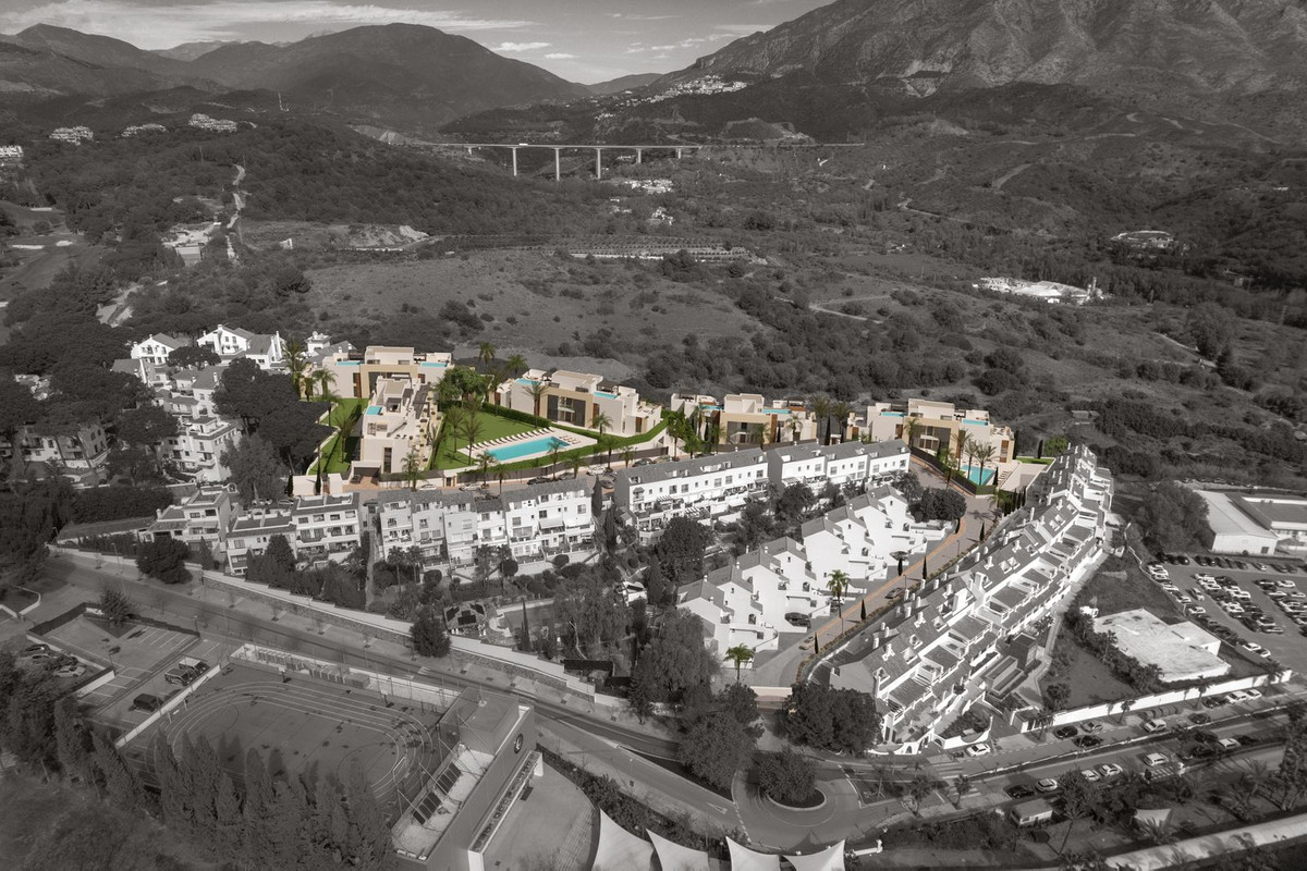 2 Bed, 2 Bath, ApartmentFor Sale, Aloha, Malaga